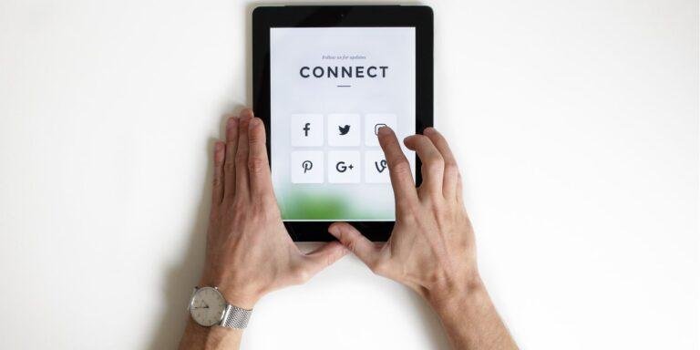 How to Stay Connected During a Social Media Detox