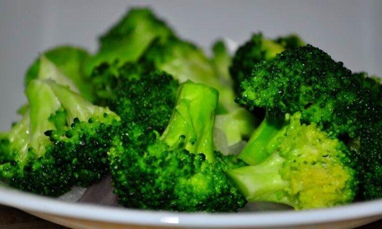 30 Foods With Amazing Health Benefits to Include in Your Diet