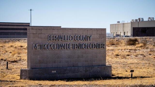 Man dies in detox unit of Metropolitan Detention Center