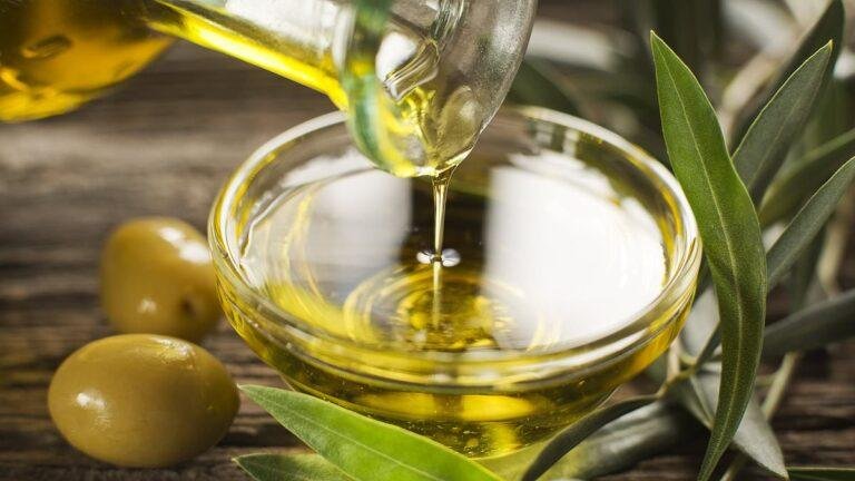 The 'anti-aging' diet: Six foods YOU should be eating to achieve healthy skin, improve longevity and boost cognitive function | Daily Mail Online