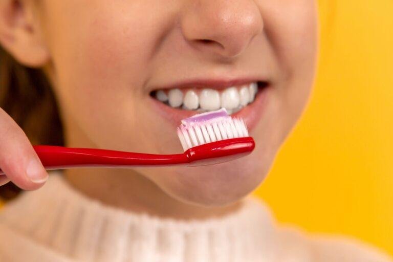 Detox Your Toothpaste By Making Your Own For Harder And Whiter Teeth