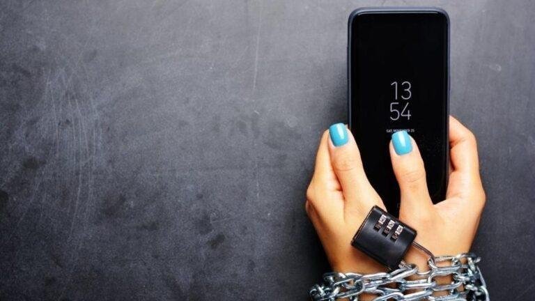 Keep Scrolling: Social Media Detox May Not Be Very Helpful