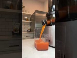Tips for Juicing on a Budget | Recipes under $5 #health #healthylifestyle #juice #budget #tips